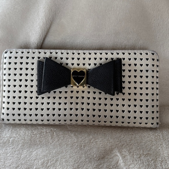 Betsey Johnson Handbags - Betsey Johnson Black Heart Wallet with Gold and black Bow